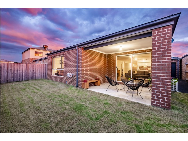 68 Quarters Boulevard, Cranbourne West VIC 3977