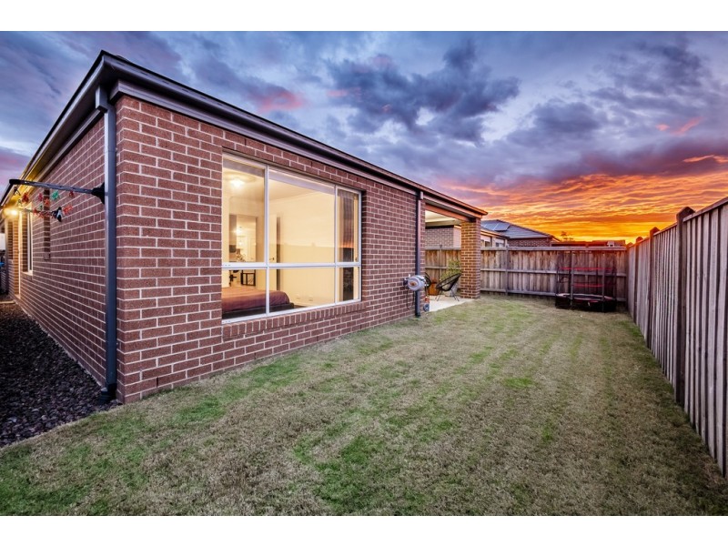 68 Quarters Boulevard, Cranbourne West VIC 3977
