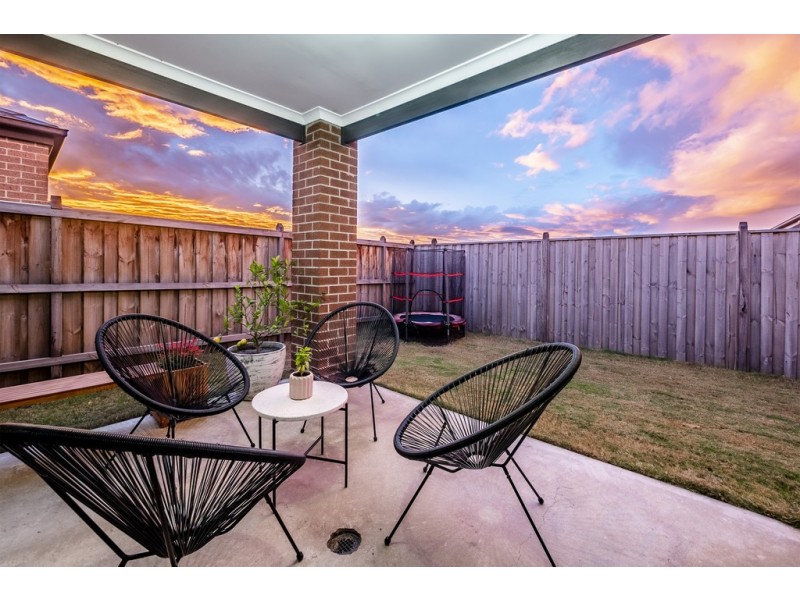 68 Quarters Boulevard, Cranbourne West VIC 3977