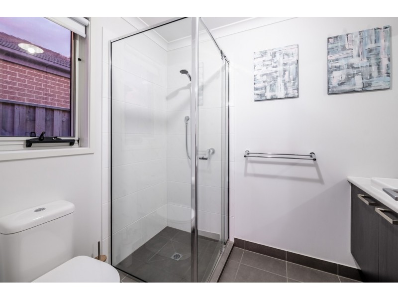 68 Quarters Boulevard, Cranbourne West VIC 3977