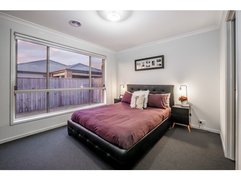 68 Quarters Boulevard, Cranbourne West VIC 3977