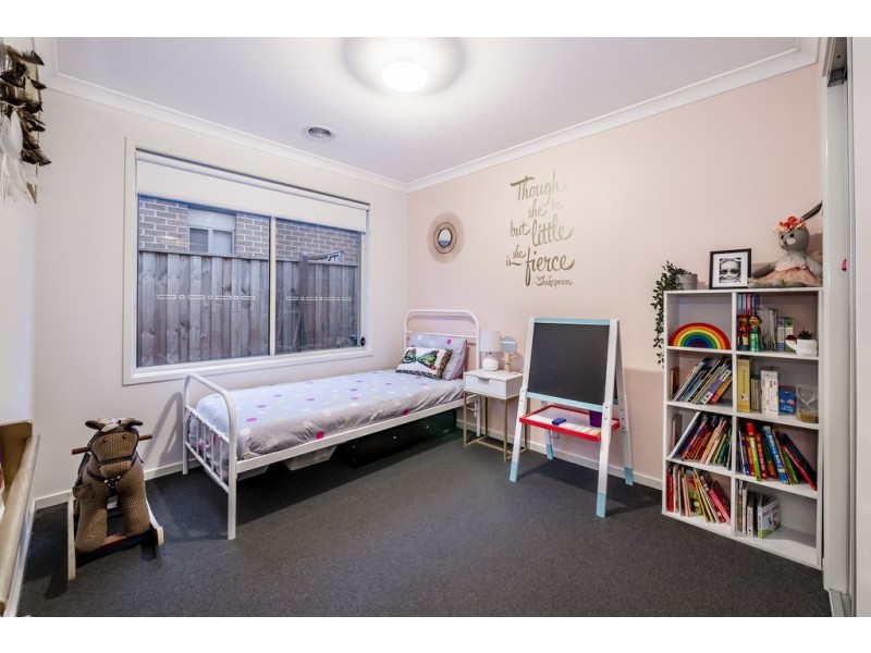 68 Quarters Boulevard, Cranbourne West VIC 3977