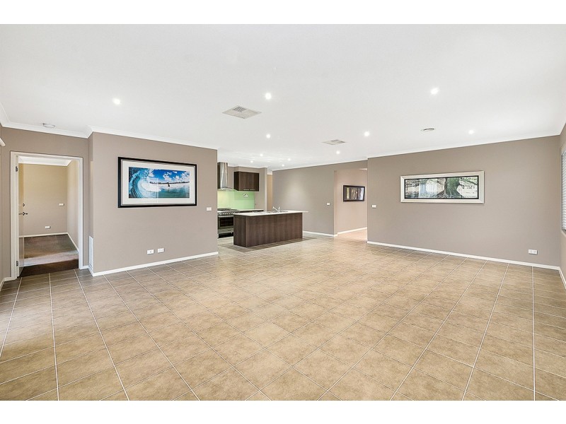 6 Beechwood Drive, Lyndhurst VIC 3975