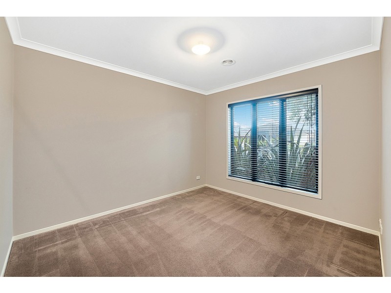 6 Beechwood Drive, Lyndhurst VIC 3975