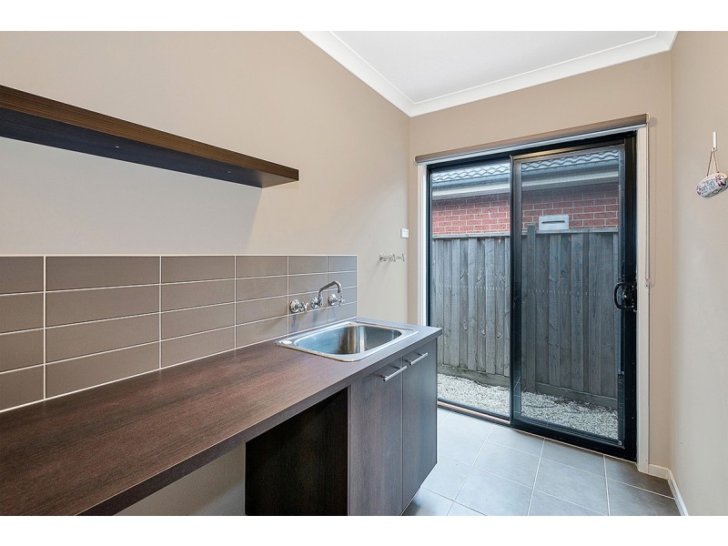 6 Beechwood Drive, Lyndhurst VIC 3975