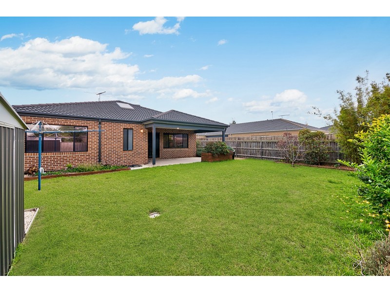 6 Beechwood Drive, Lyndhurst VIC 3975