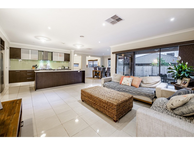 22 Alarah Boulevard, Cranbourne West VIC 3977