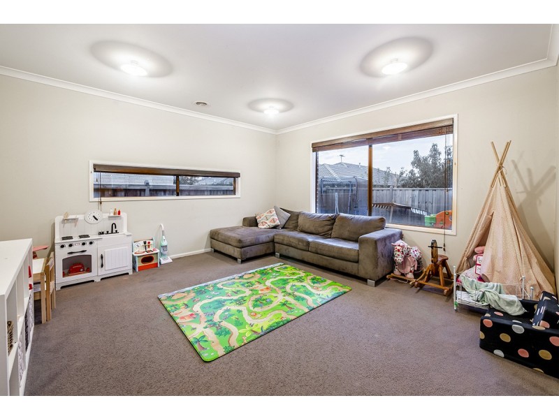 22 Alarah Boulevard, Cranbourne West VIC 3977