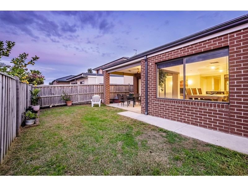 22 Alarah Boulevard, Cranbourne West VIC 3977