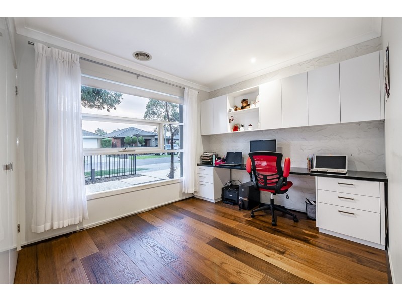 6 Sunline Way, Lyndhurst VIC 3975