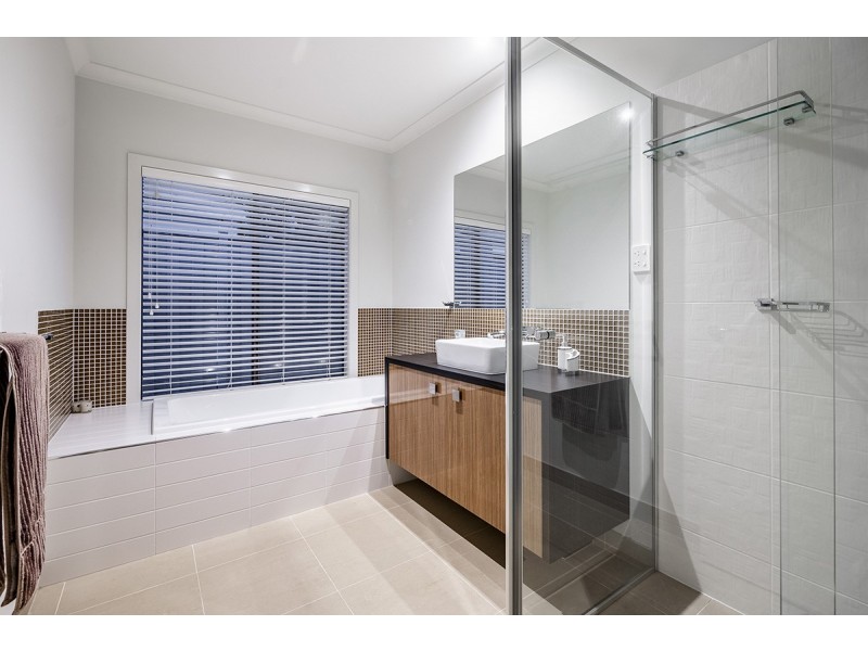 6 Sunline Way, Lyndhurst VIC 3975