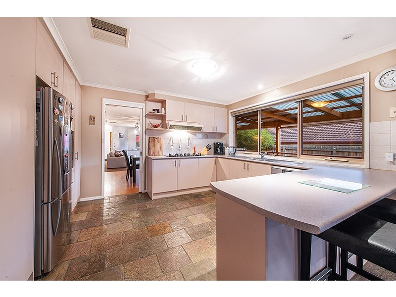 95 Lawless Drive, Cranbourne North VIC 3977