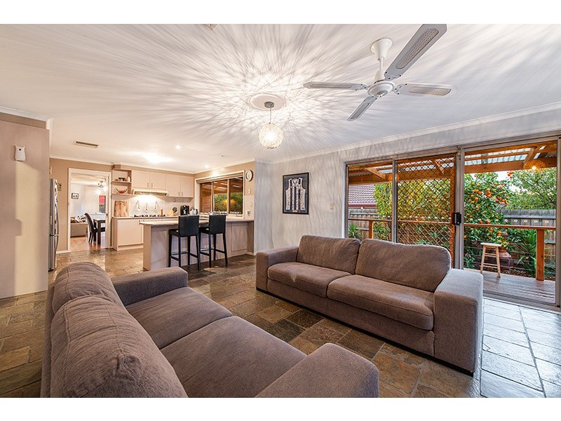 95 Lawless Drive, Cranbourne North VIC 3977