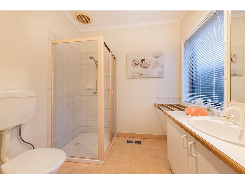 95 Lawless Drive, Cranbourne North VIC 3977