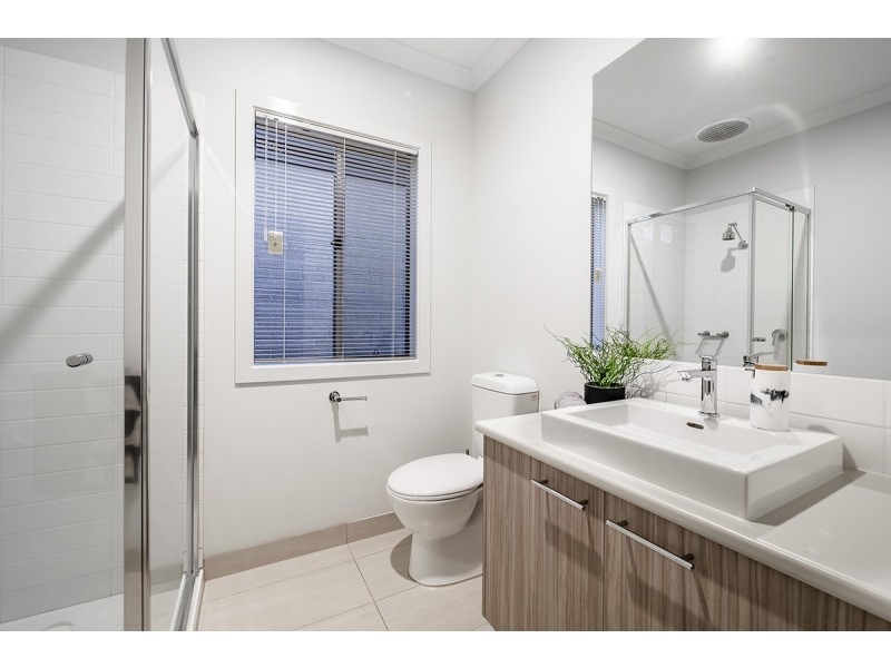 44 Barley Crescent, Clyde North VIC 3978