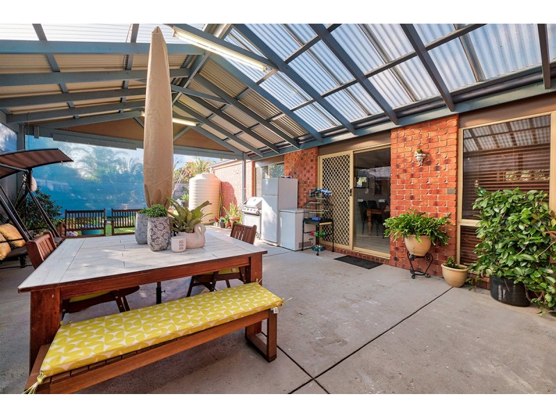 8 Nerrena Rise, Cranbourne West VIC 3977