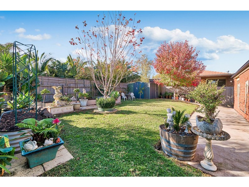 8 Nerrena Rise, Cranbourne West VIC 3977