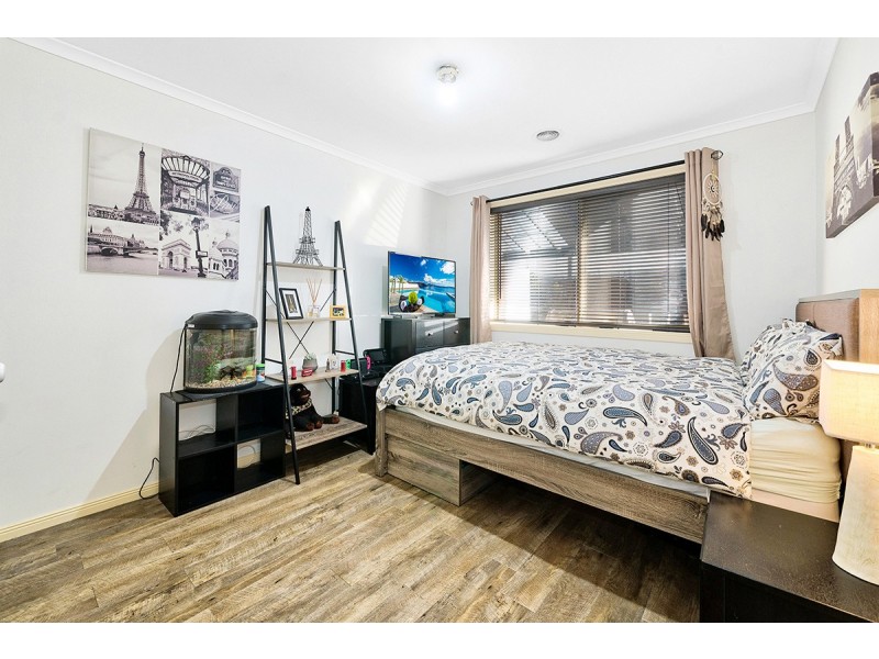 8 Nerrena Rise, Cranbourne West VIC 3977