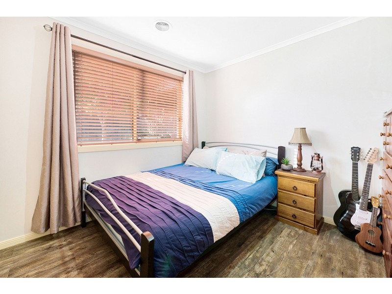 8 Nerrena Rise, Cranbourne West VIC 3977