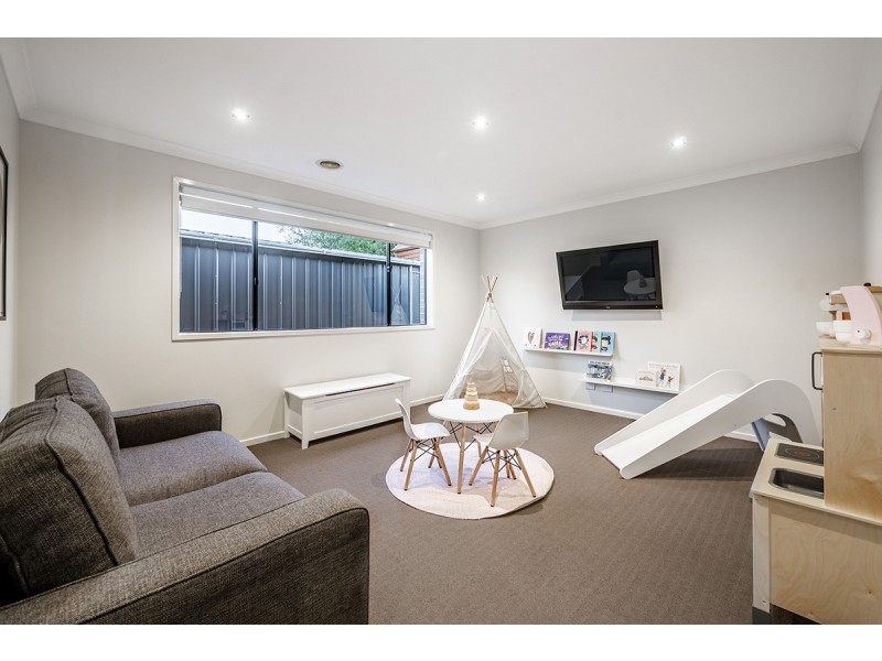 19 Mermaid Grove, Lyndhurst VIC 3975