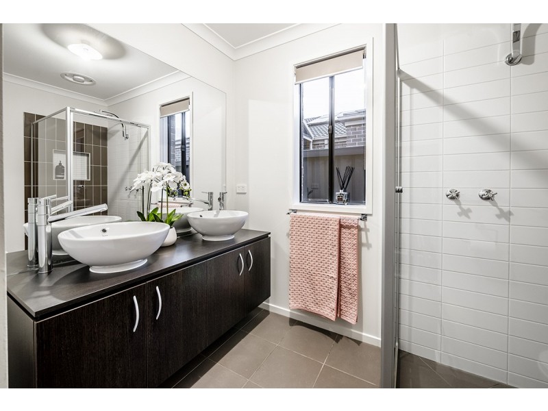 19 Mermaid Grove, Lyndhurst VIC 3975