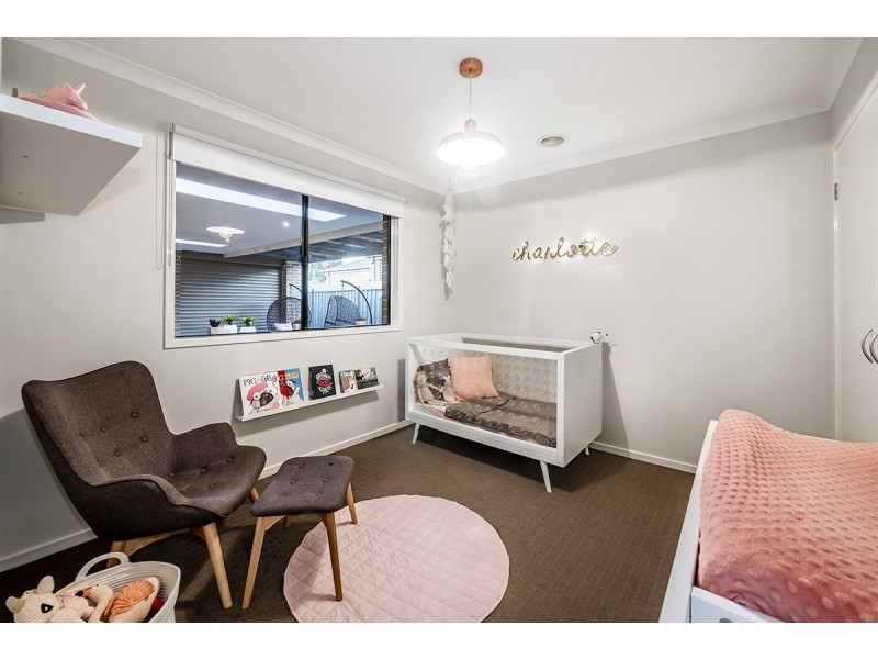 19 Mermaid Grove, Lyndhurst VIC 3975