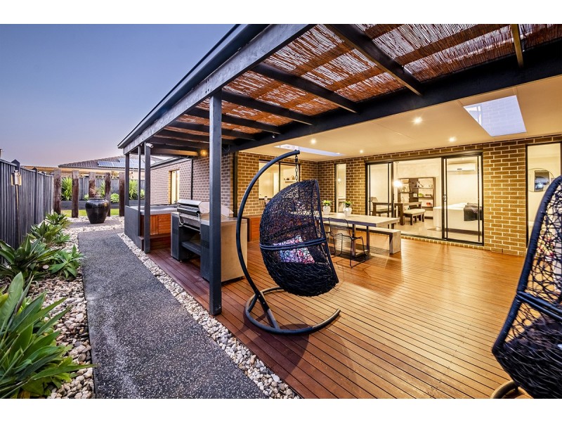 19 Mermaid Grove, Lyndhurst VIC 3975