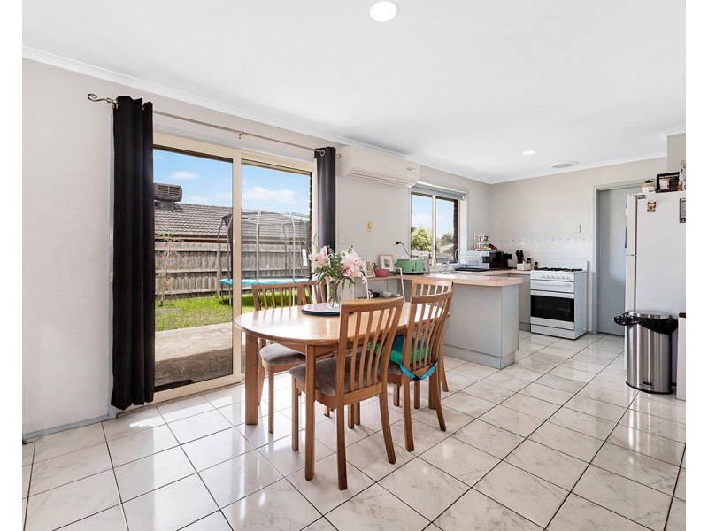 2 Glenleigh Court, Cranbourne North VIC 3977