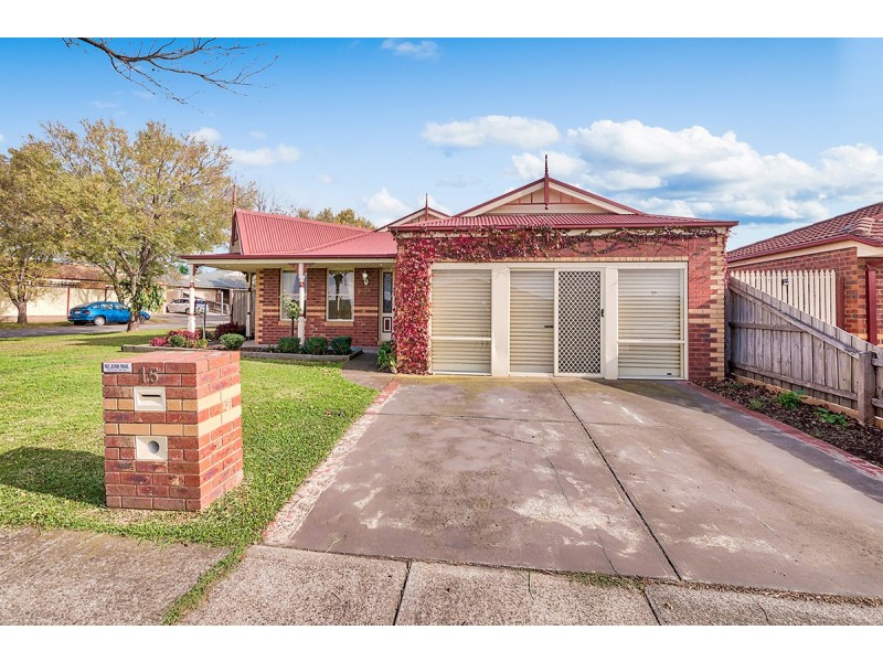 15 Sinatra Way, Cranbourne East VIC 3977
