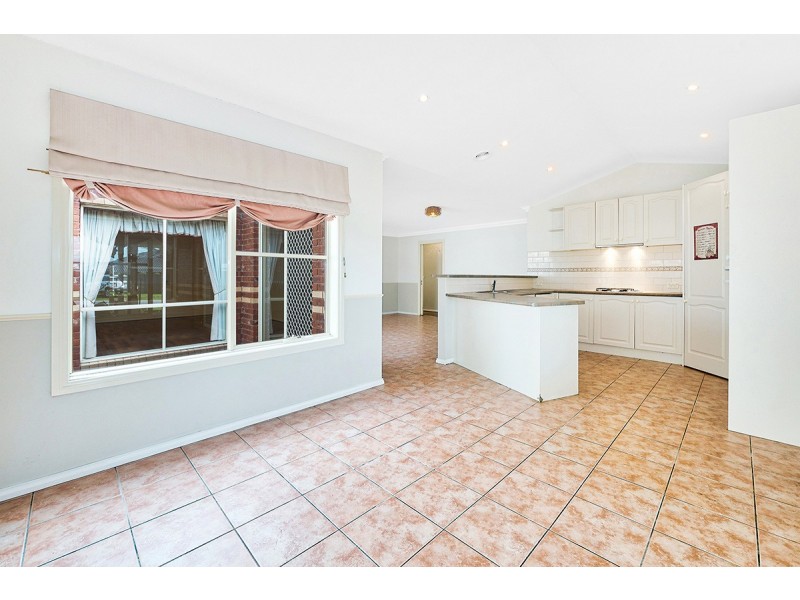 15 Sinatra Way, Cranbourne East VIC 3977