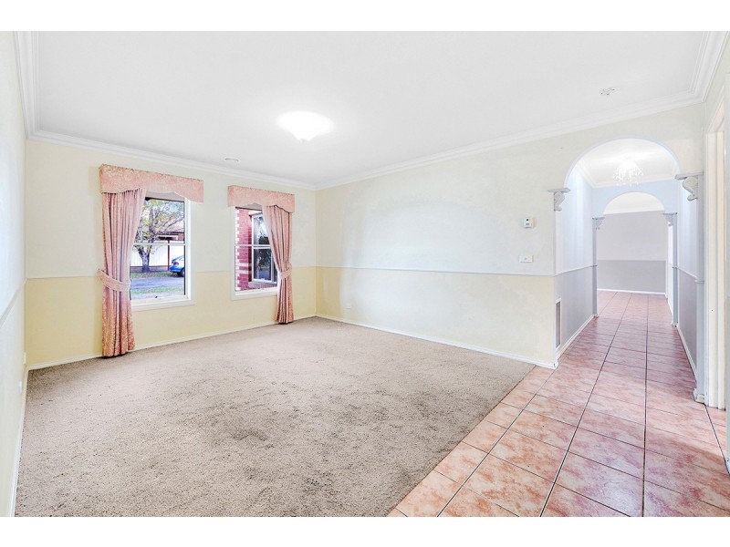 15 Sinatra Way, Cranbourne East VIC 3977