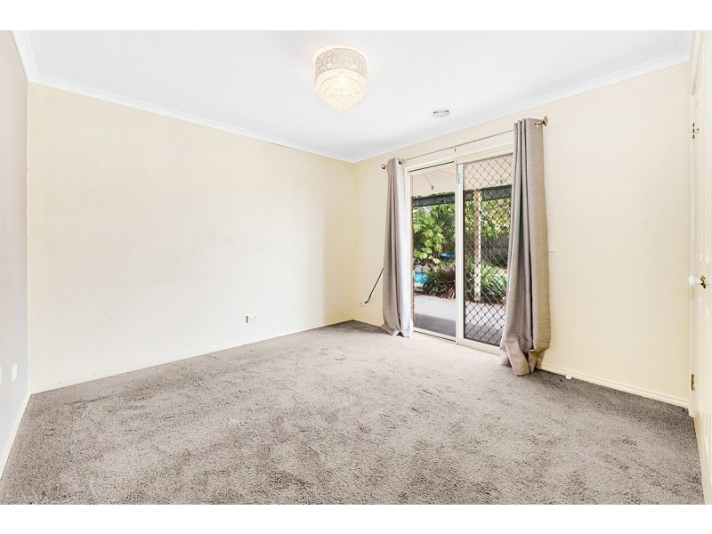 15 Sinatra Way, Cranbourne East VIC 3977