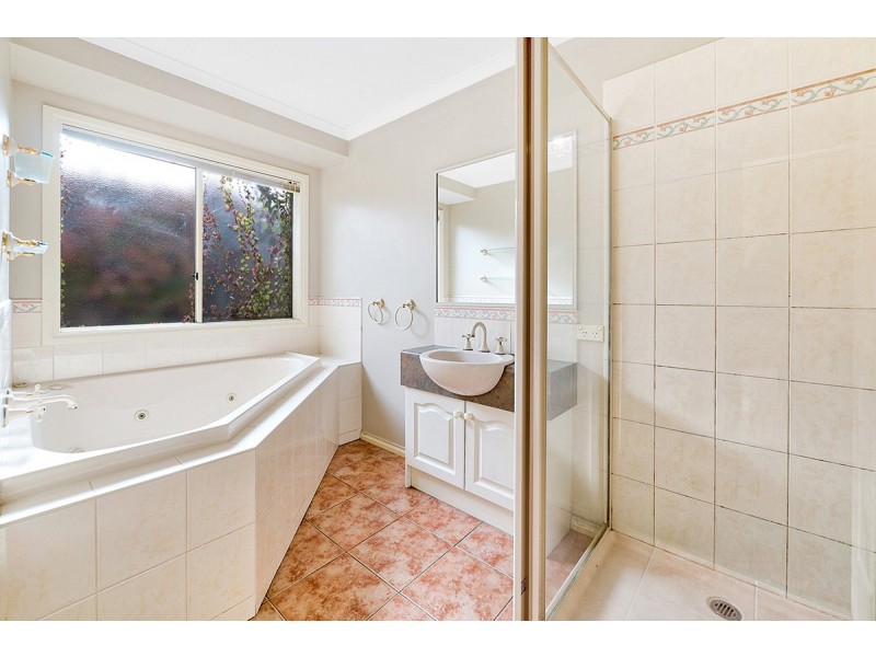 15 Sinatra Way, Cranbourne East VIC 3977