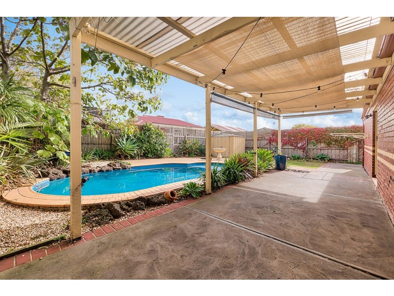 15 Sinatra Way, Cranbourne East VIC 3977