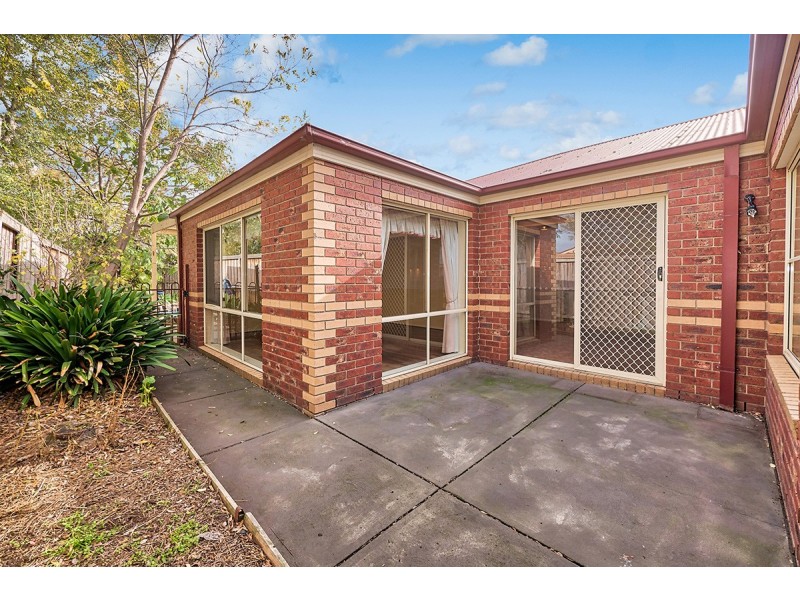 15 Sinatra Way, Cranbourne East VIC 3977