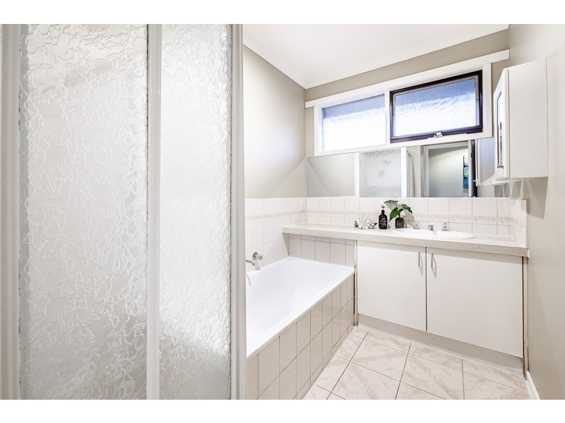 14 Emma Court, Hampton Park VIC 3976