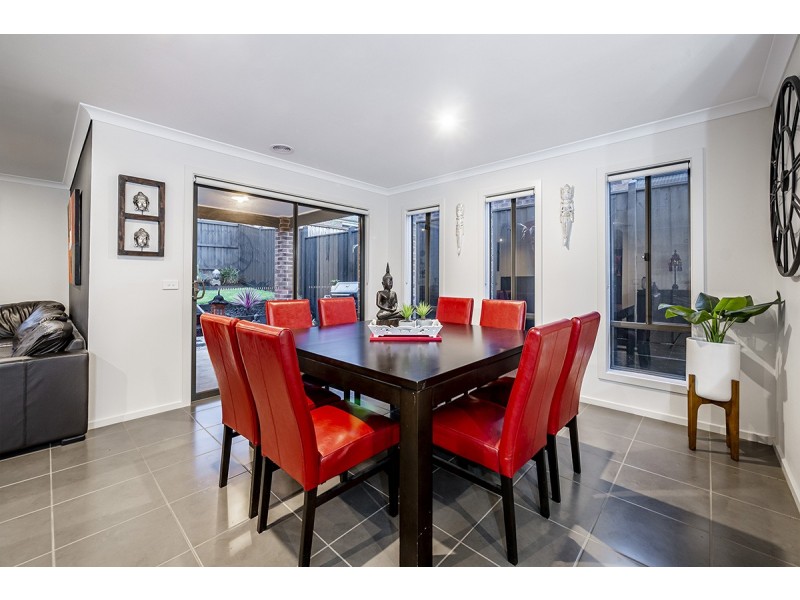 35 Viewbright Road, Clyde North VIC 3978