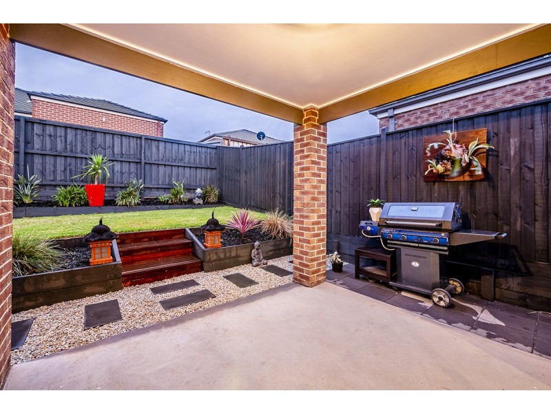 35 Viewbright Road, Clyde North VIC 3978