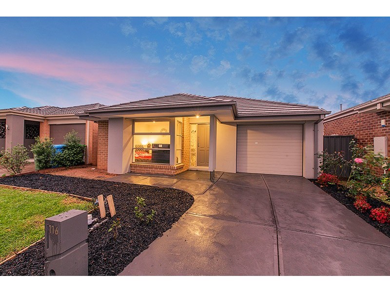 116 Elmslie Drive, Cranbourne East VIC 3977