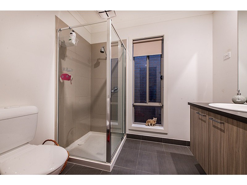 116 Elmslie Drive, Cranbourne East VIC 3977