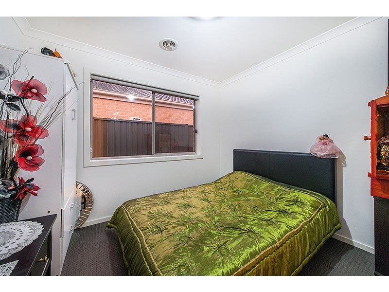116 Elmslie Drive, Cranbourne East VIC 3977