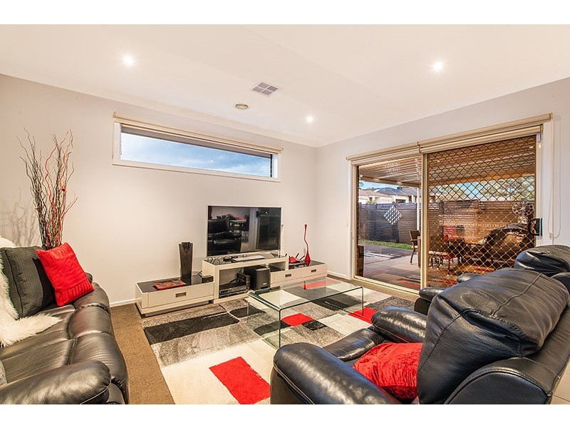 31 Sierra Walk, Cranbourne North VIC 3977