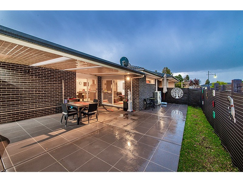 31 Sierra Walk, Cranbourne North VIC 3977