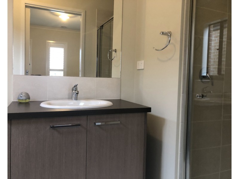 21 Michigan Road, Clyde VIC 3978