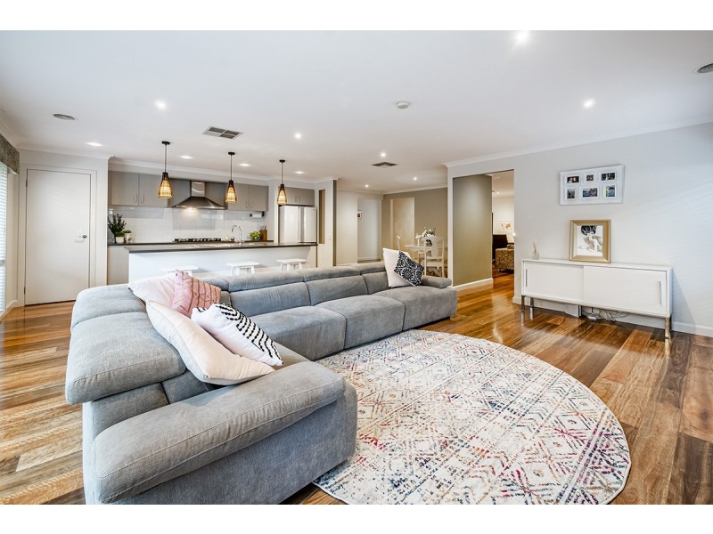 9 Brookwater Parade, Lyndhurst VIC 3975