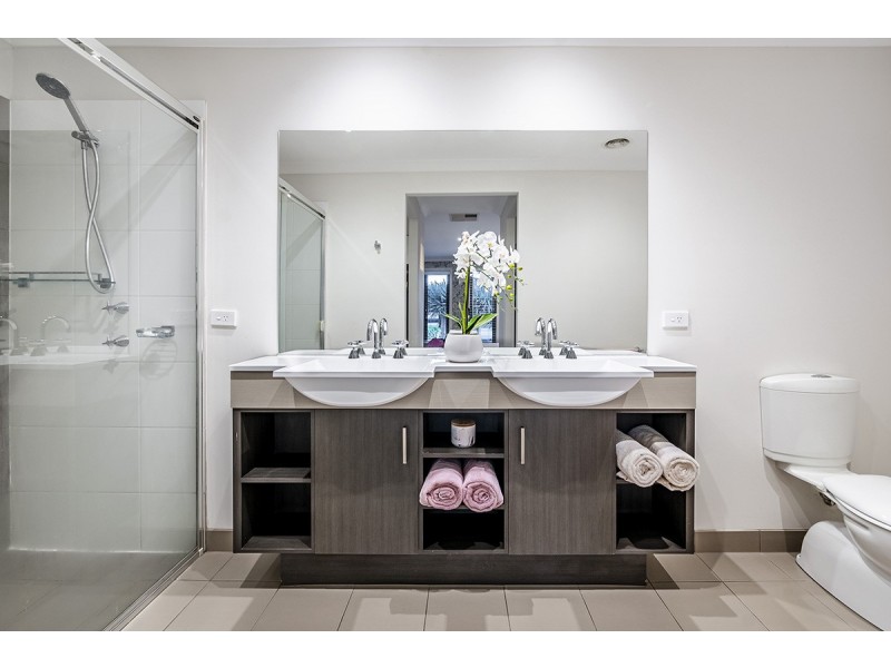 9 Brookwater Parade, Lyndhurst VIC 3975