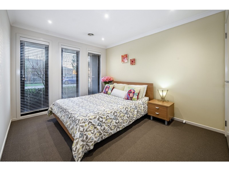 9 Brookwater Parade, Lyndhurst VIC 3975