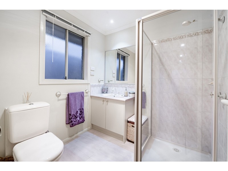 24 Jagger Circuit, Cranbourne East VIC 3977