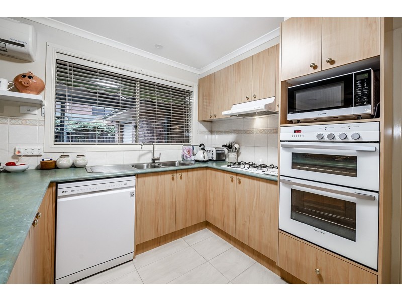 24 Jagger Circuit, Cranbourne East VIC 3977