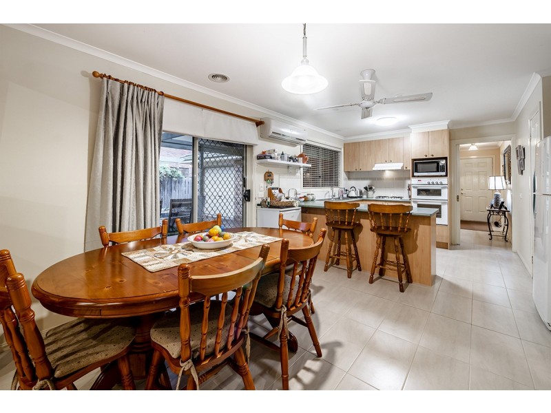 24 Jagger Circuit, Cranbourne East VIC 3977